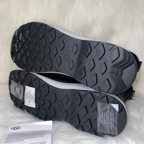 UGG 🖤 boots New in box - Picture 5 of 14